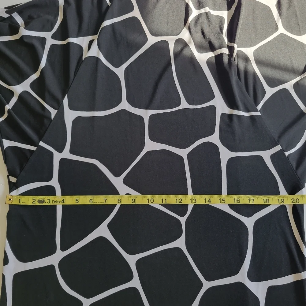 Michael Kors Animal Print Midi Dress. - Picture 5 of 8